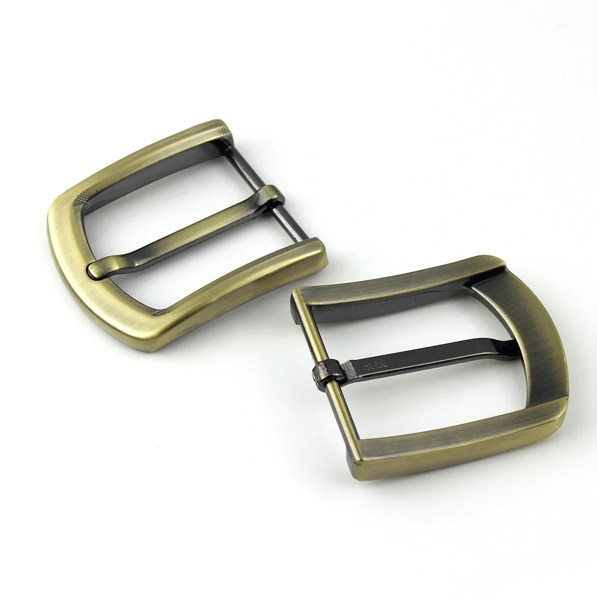 Belt Buckle Men's 40mm Metal Brushed Single Pin Buckle Waistband Parts Belt Replacement Accessories fit for 37-39mm Strap 
Belt Buckle Men's 40mm Metal Brushed Single Pin Buckle Waistband Parts Belt Replacement Accessories fit for 37-39mm Strap