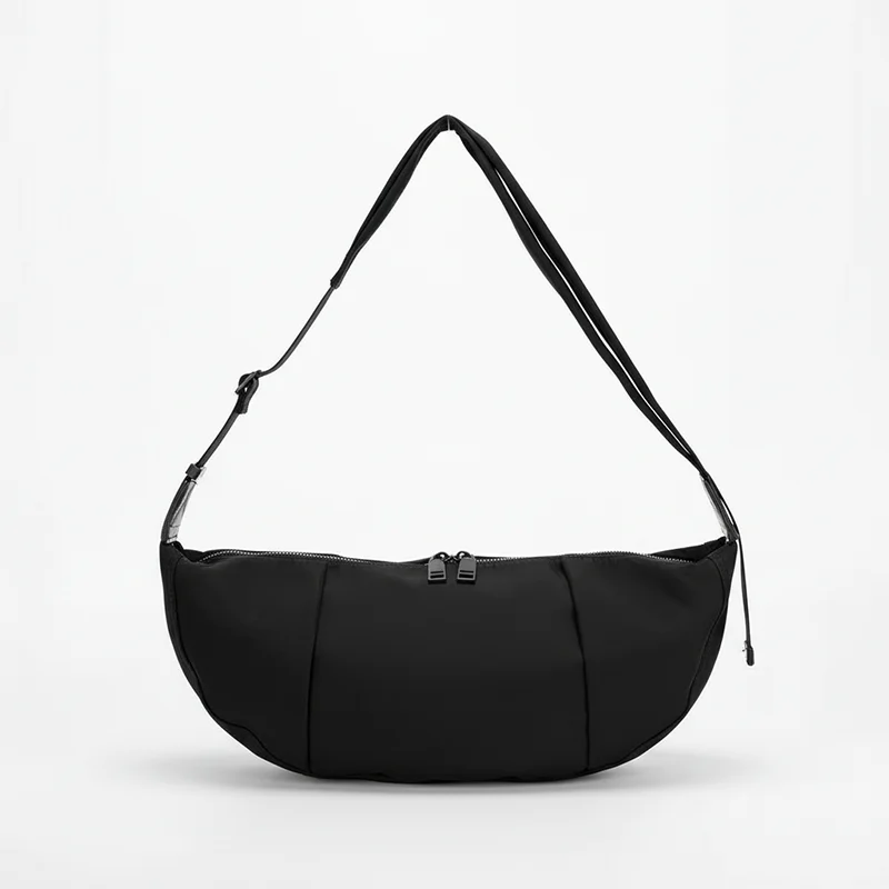 Large Capacity Nylon Shoulder Bag Armpit Bag Stylish Handbag for Women Trendy Casual Crossbody Bag with Zipper
Large Capacity Nylon Shoulder Bag Armpit Bag Stylish Handbag for Women Trendy Casual Crossbody Bag with Zipper