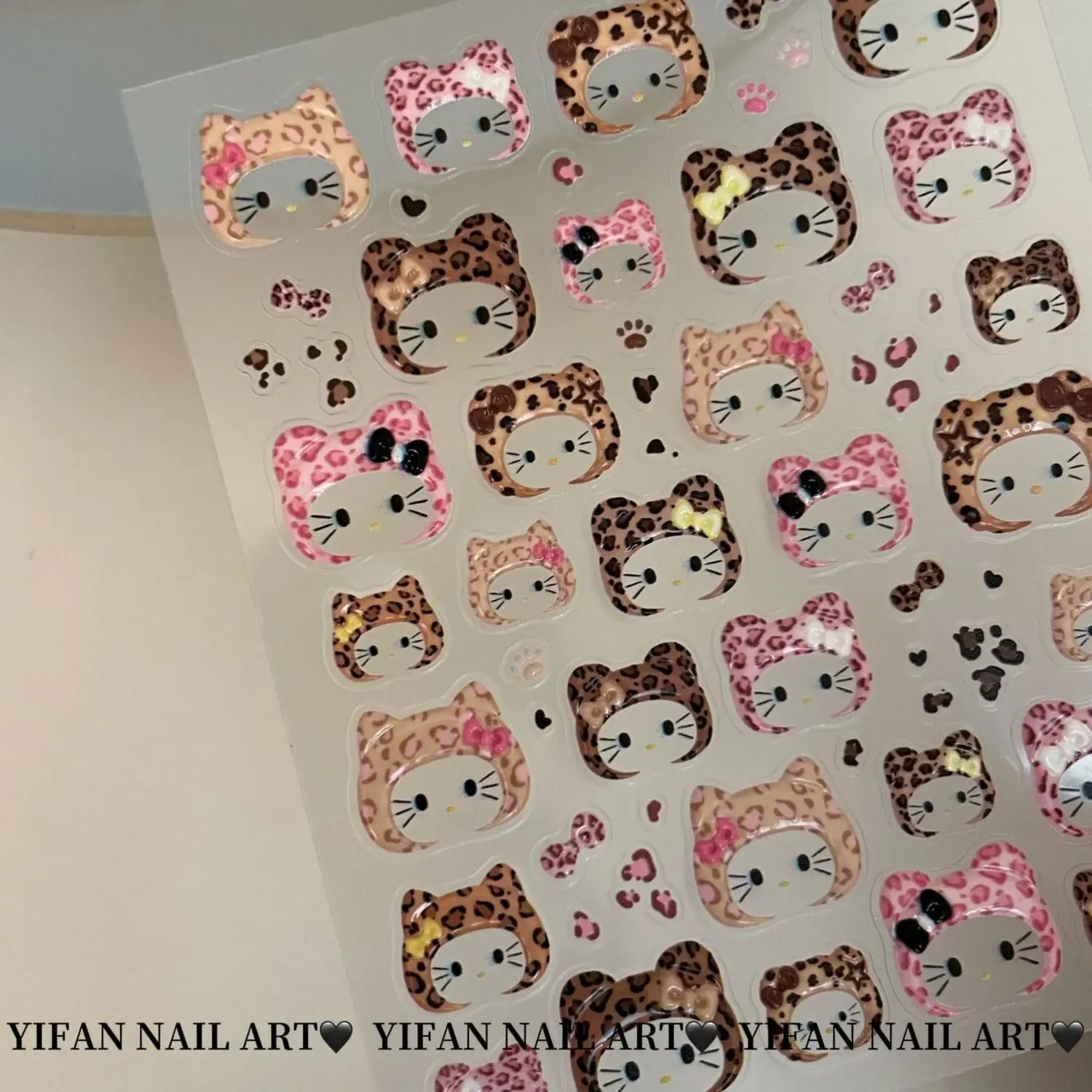 Объемные желейные наклейки для ногтей Hello Kitty с леопардовым принтом и кошкой KT, в стиле Y2K, для девочек и женщин, игрушка для макияжа
Объемные желейные наклейки для ногтей Hello Kitty с леопардовым принтом и кошкой KT, в стиле Y2K, для девочек и женщин, игрушка для макияжа