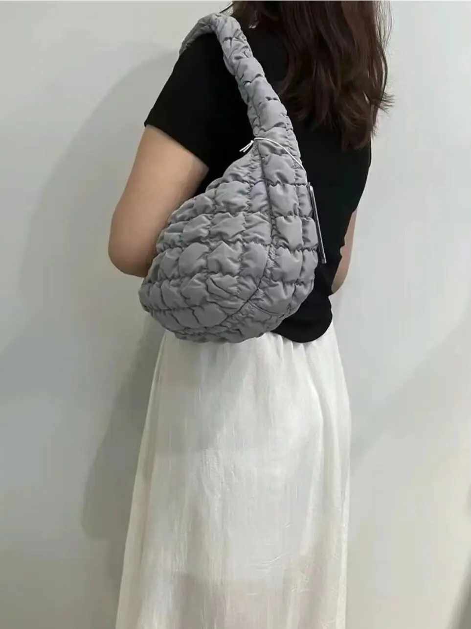 2024 New Cloud Bag Women's Casual Versatile Lightweight Commuting Dumpling Single Shoulder Bag Fashion Folded Underarm Bag
2024 New Cloud Bag Women's Casual Versatile Lightweight Commuting Dumpling Single Shoulder Bag Fashion Folded Underarm Bag