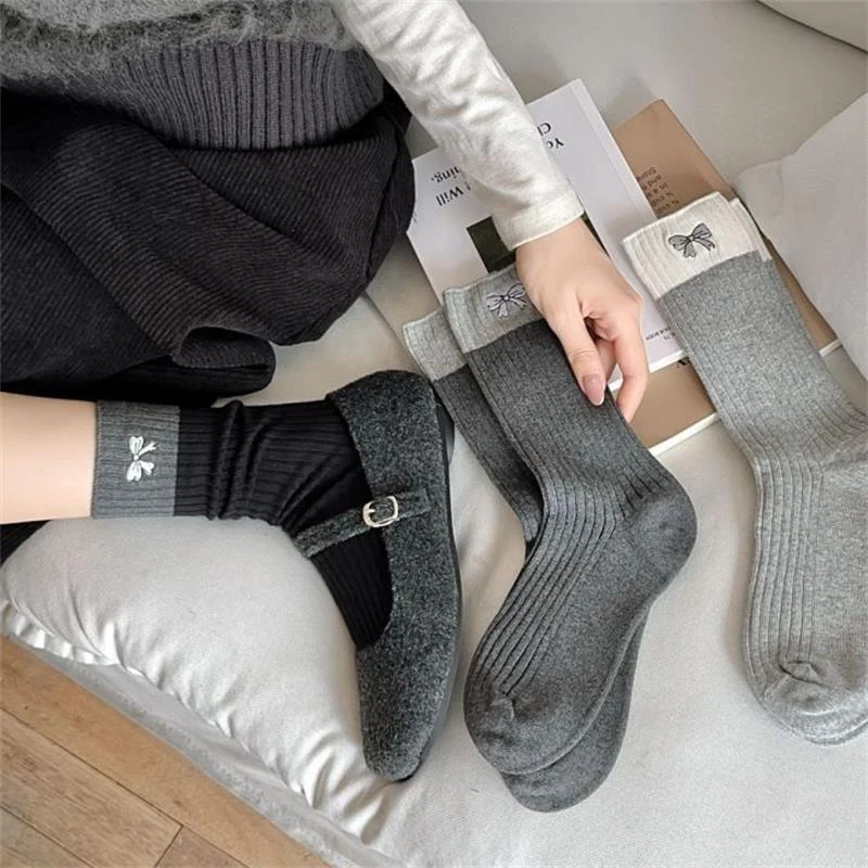 Japanese JK Sweet Bowknot Tied Middle Tube Socks Women Heel Bow Socks Casual Black White Pile Socks Girls Sports Cotton Socks
Japanese JK Sweet Bowknot Tied Middle Tube Socks Women Heel Bow Socks Casual Black White Pile Socks Girls Sports Cotton Socks