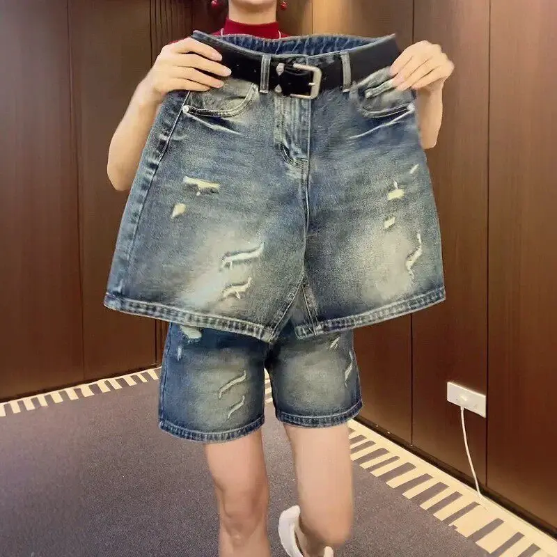 plus Size Women's Slimming A-Line Fashion Shorts Distressed Retro Versatile Denim Shorts High Waist Cotton Zipper Summer Wear
plus Size Women's Slimming A-Line Fashion Shorts Distressed Retro Versatile Denim Shorts High Waist Cotton Zipper Summer Wear