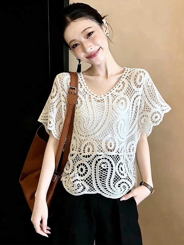 Elegant Lace Shirt Women's Outerwear Short Sleeve Hollow out Bohemian Style Summer New Fashion Commute Style Loose Fit Top
Elegant Lace Shirt Women's Outerwear Short Sleeve Hollow out Bohemian Style Summer New Fashion Commute Style Loose Fit Top