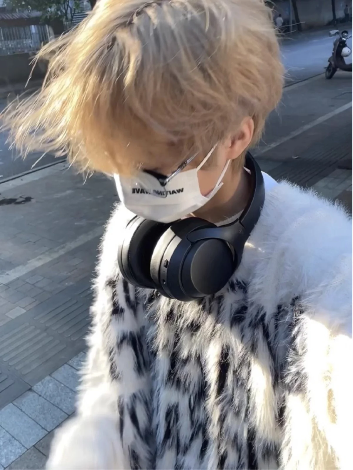 Мягкий вязаный свитер Camere, мужской свитер на осень-зиму, модная брендовая вязаная верхняя одежда Lazy Sle, элитная трикотажная верхняя одежда
Мягкий вязаный свитер Camere, мужской свитер на осень-зиму, модная брендовая вязаная верхняя одежда Lazy Sle, элитная трикотажная верхняя одежда