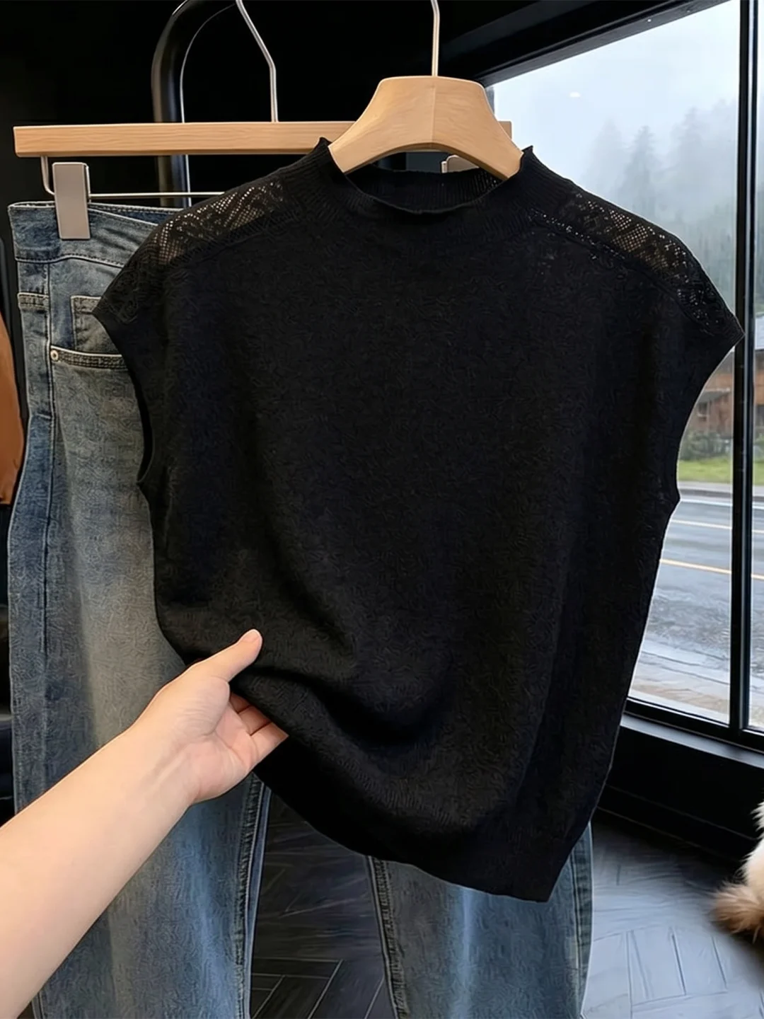 Elegant Hollow out Knitwear Slimming Summer Lightweight Fashionable Overhead Top for Women Stylish Versatile Casual Wear
Elegant Hollow out Knitwear Slimming Summer Lightweight Fashionable Overhead Top for Women Stylish Versatile Casual Wear