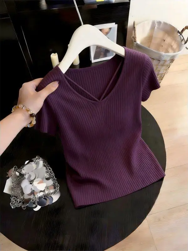 Slim Fit Pure Desire V-Neck Short Sleeve Knitted T-Shirt Women's Fashionable Summer Top Slimming Youthful Purple Color
Slim Fit Pure Desire V-Neck Short Sleeve Knitted T-Shirt Women's Fashionable Summer Top Slimming Youthful Purple Color