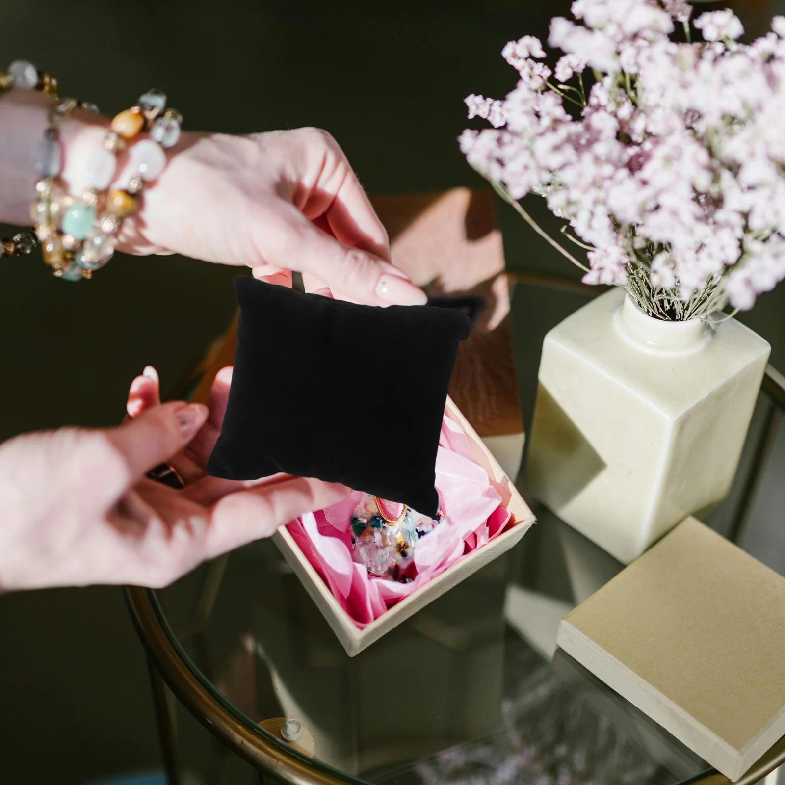 6 Pcs Jewelry Display Pillow Durable Material Bracelet Watch ganizer Chain Bangle Stand Home Decor Accessories
6 Pcs Jewelry Display Pillow Durable Material Bracelet Watch ganizer Chain Bangle Stand Home Decor Accessories