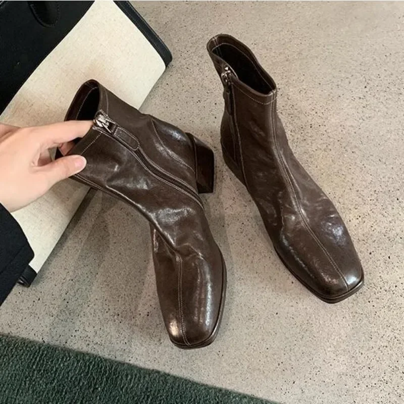 New Women's Shoes Designer Heel Ankle Boots Fashion Square Toe Chelsea Boots for Women New Soft Leather Short Boots Casual Shoes
New Women's Shoes Designer Heel Ankle Boots Fashion Square Toe Chelsea Boots for Women New Soft Leather Short Boots Casual Shoes
