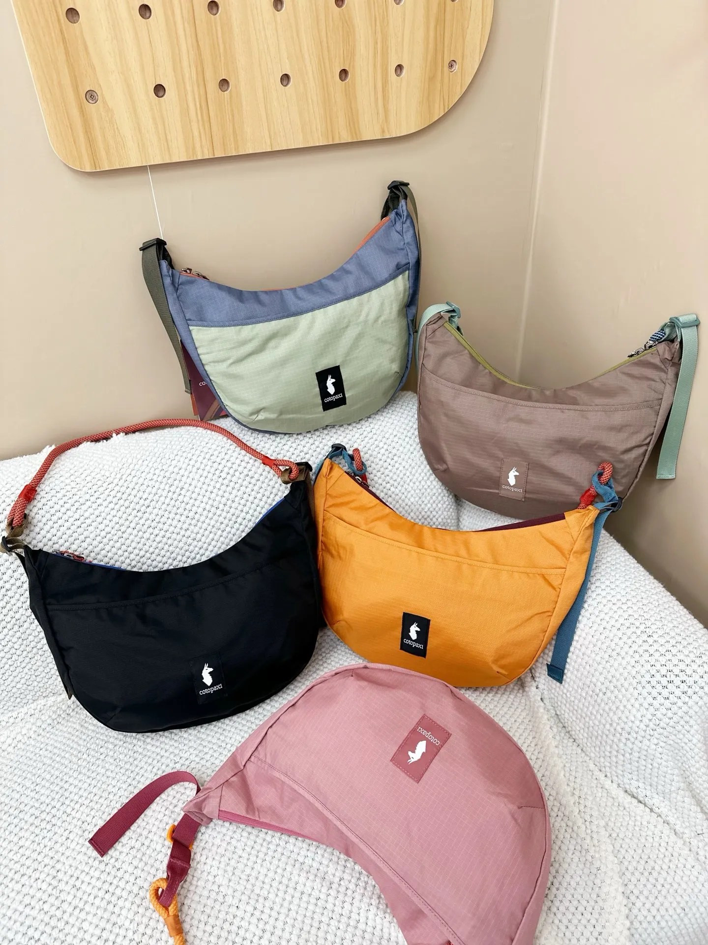 2026 Designer Style Outdoor Travel Waterproof Trozo 8L Shoulder Bag Messenger Bag
2026 Designer Style Outdoor Travel Waterproof Trozo 8L Shoulder Bag Messenger Bag