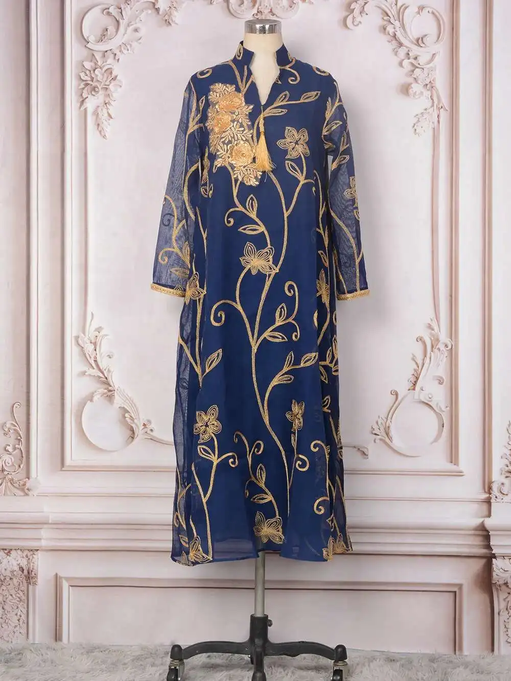 Long Muslim Robe Women's Dress Dubai Robe New Women's Embroidered Bead Pendant Evening Dress
Long Muslim Robe Women's Dress Dubai Robe New Women's Embroidered Bead Pendant Evening Dress