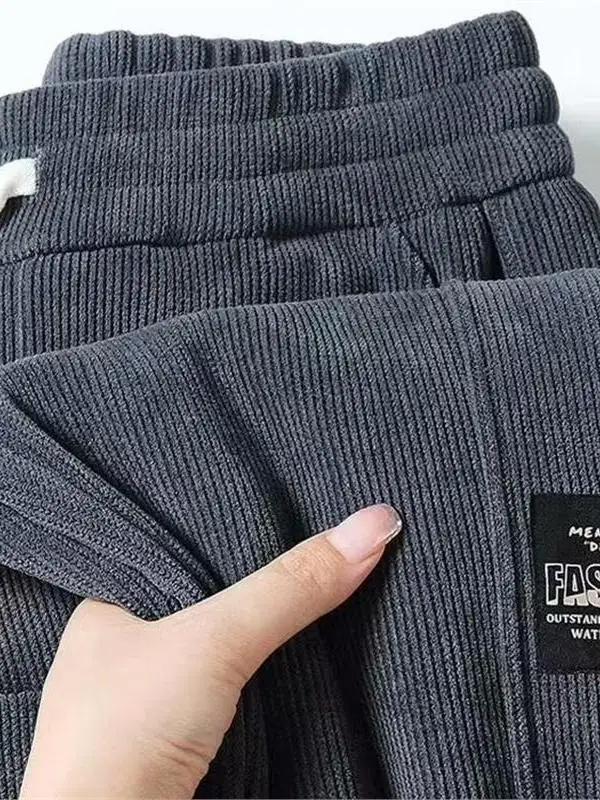 Men's Fce Lined Loose Fit Thiened Autumn Winter Sport Pants Casual Straight Leg Long Trousers for Teenagers And Adults
Men's Fce Lined Loose Fit Thiened Autumn Winter Sport Pants Casual Straight Leg Long Trousers for Teenagers And Adults