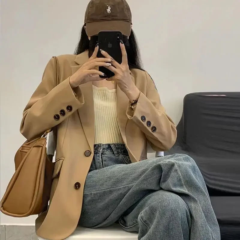 Insozkdg 2024 Spring Autumn Women Suit Jacket Advanced Design Sense Casual Loose Khaki Fashionable All-match Student Suit Blazer
Insozkdg 2024 Spring Autumn Women Suit Jacket Advanced Design Sense Casual Loose Khaki Fashionable All-match Student Suit Blazer