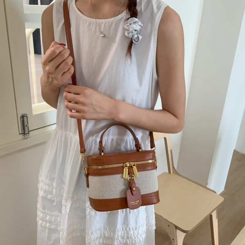Classic Women's Crossbody Bag, Genuine Leather Construction, Luxury Brand Adjustable Strap
Classic Women's Crossbody Bag, Genuine Leather Construction, Luxury Brand Adjustable Strap