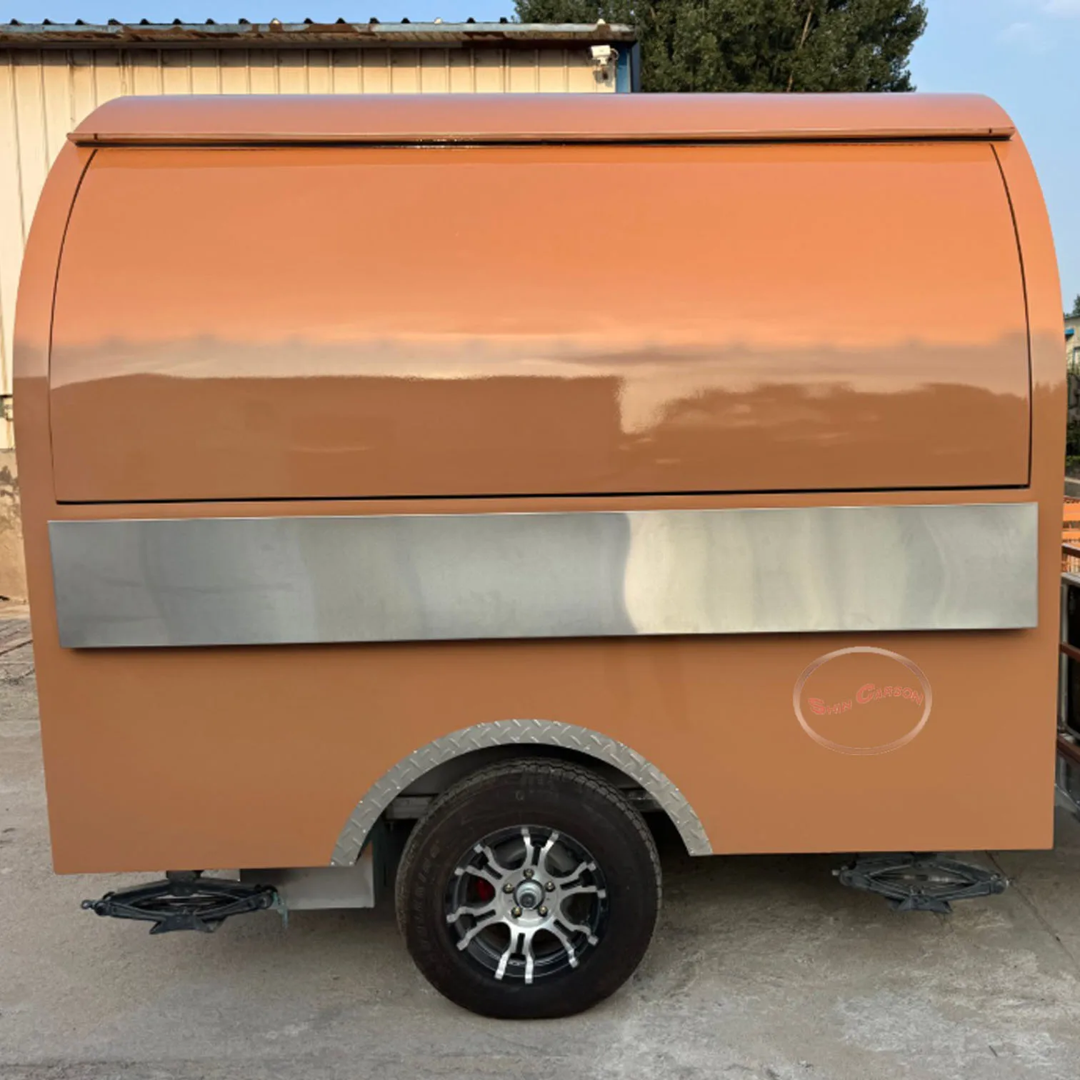 Outdoor Food Trailer with Warm Orange Body & Sleek Silver Strips - Mobile, Eye-Catching & Ideal for On-Site Food Service
Outdoor Food Trailer with Warm Orange Body & Sleek Silver Strips - Mobile, Eye-Catching & Ideal for On-Site Food Service
