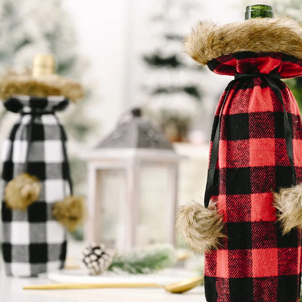 2Pcs Wine Bottle Cover Pompon Lattice Pattern Black and White Holiday Table Decoration Christmas Party Supplies
2Pcs Wine Bottle Cover Pompon Lattice Pattern Black and White Holiday Table Decoration Christmas Party Supplies