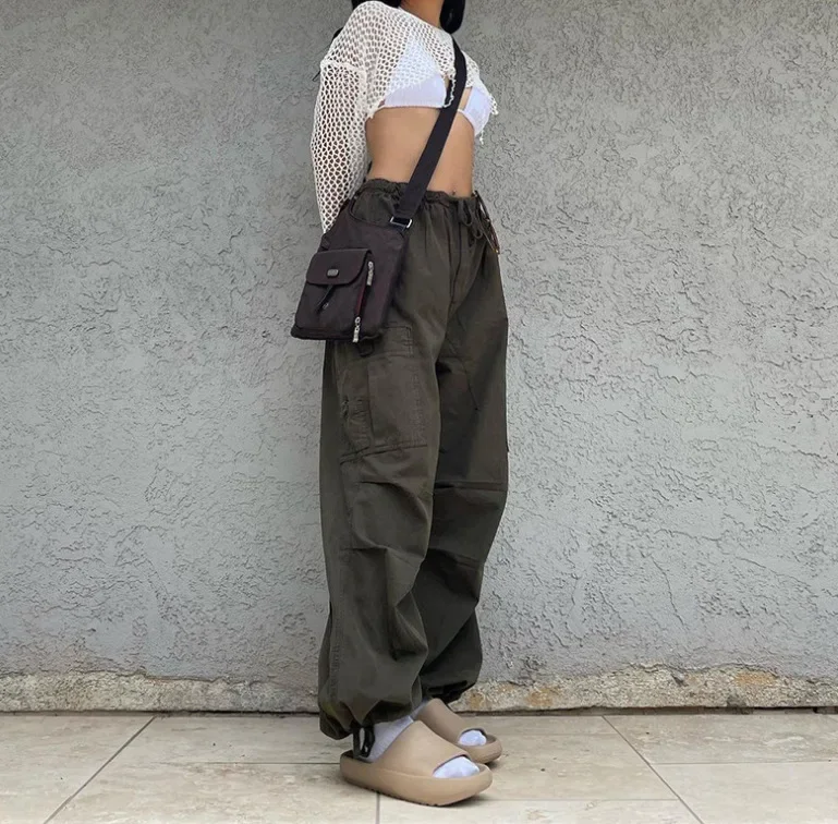 Light Khaki Cargo Pants Streetwear 100% Cotton Big Pocket Patchwork Casual Pants Drawstring Low Waist Baggy Trouser Lady
Light Khaki Cargo Pants Streetwear 100% Cotton Big Pocket Patchwork Casual Pants Drawstring Low Waist Baggy Trouser Lady