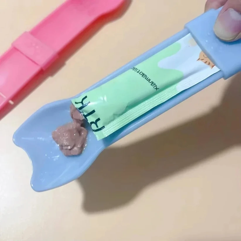Pet Supplies Cat Strip Squeeze Spoon Cat Strip Feeder for Lickable Wet Cat Treats Pet Liquid Snack Feeding Tool Cat Feeder
Pet Supplies Cat Strip Squeeze Spoon Cat Strip Feeder for Lickable Wet Cat Treats Pet Liquid Snack Feeding Tool Cat Feeder