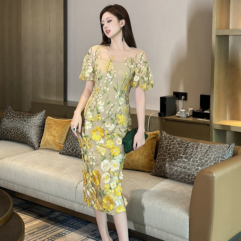 2026 Summer Elegant Floral Embroidered Midi Dress for Women, Sheer Mesh Puff Sleeve Bodycon Party Dress, Luxu
2026 Summer Elegant Floral Embroidered Midi Dress for Women, Sheer Mesh Puff Sleeve Bodycon Party Dress, Luxu