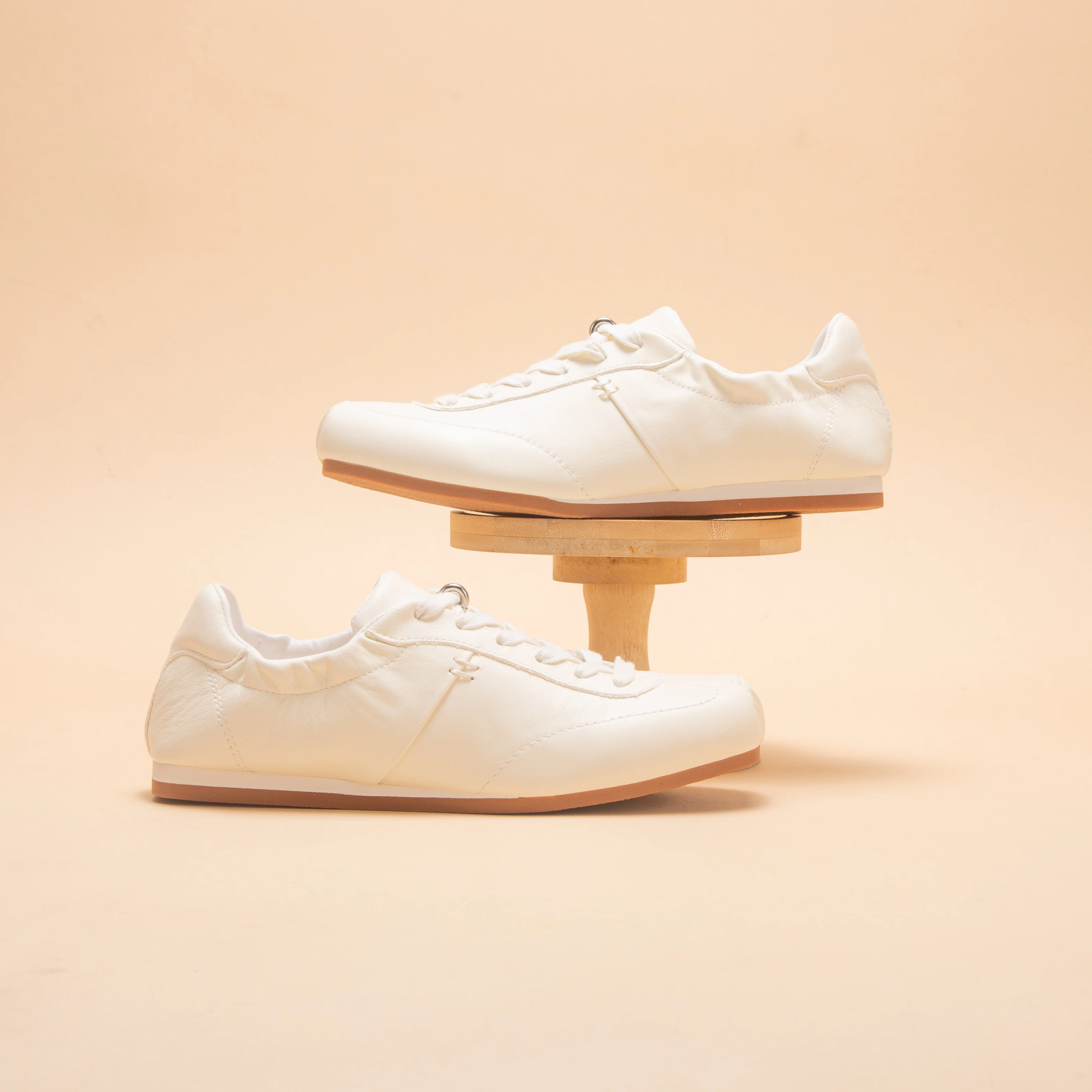 C-H Women's Tennis Shoes Summer New Comfortable Cow Leather Women's Walking Shoes Suitable for Summer
C-H Women's Tennis Shoes Summer New Comfortable Cow Leather Women's Walking Shoes Suitable for Summer