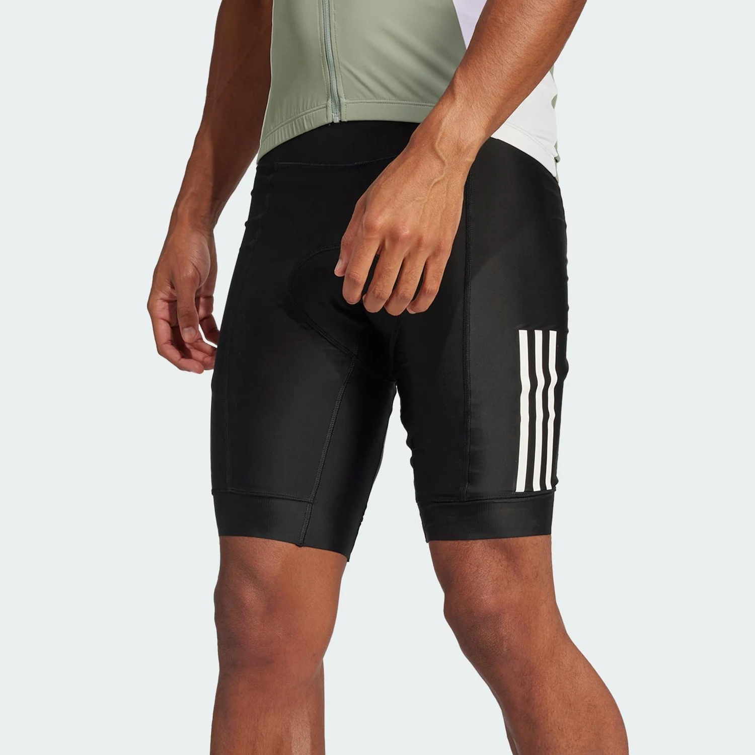 Мужские спортивные шорты для велоспорта Adidas Originals ESS SHORT M JD9150
Мужские спортивные шорты для велоспорта Adidas Originals ESS SHORT M JD9150