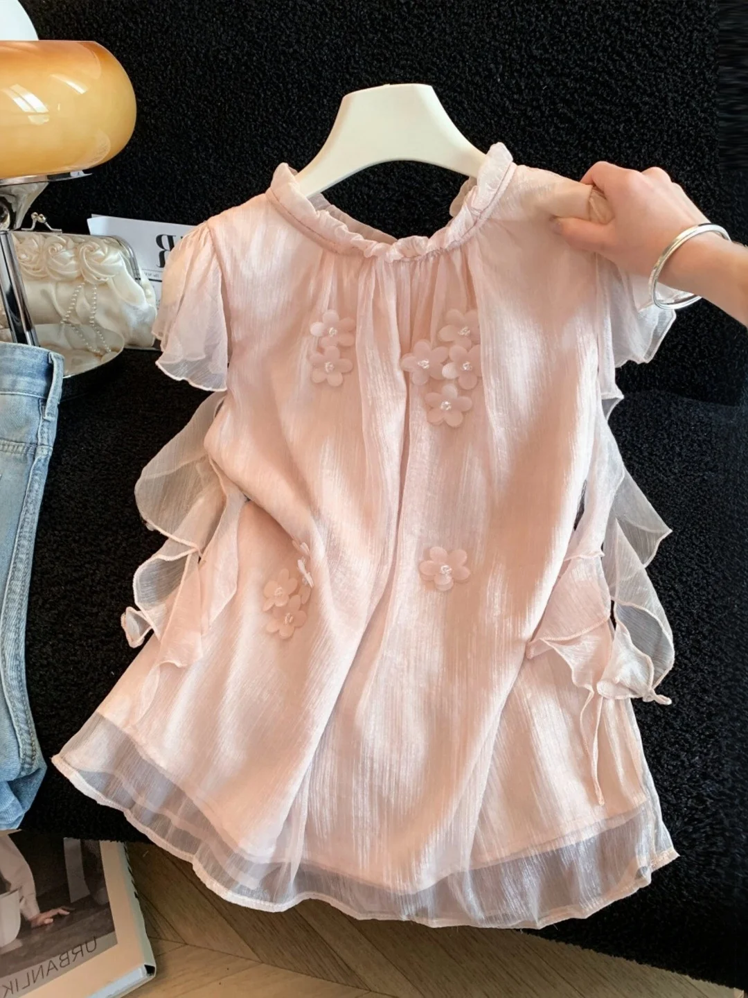 Elegant Stand Collar Asymmetrical Hem Shirt with Wood Grain Design Summer Collection Women's Fashion Korean Style Top
Elegant Stand Collar Asymmetrical Hem Shirt with Wood Grain Design Summer Collection Women's Fashion Korean Style Top