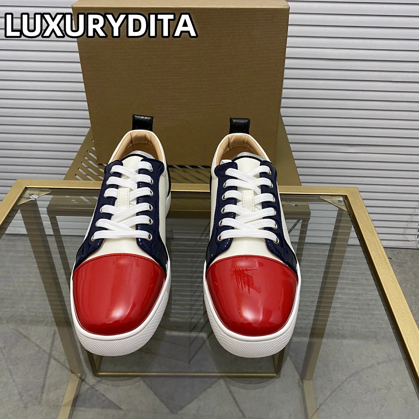 Top Quality Womens Trendy Casual Tennis Shoes Luxury Mens Real Leather Sneakers 35-48 Designr Rivet Red Sole Lovers Shoes M0145
Top Quality Womens Trendy Casual Tennis Shoes Luxury Mens Real Leather Sneakers 35-48 Designr Rivet Red Sole Lovers Shoes M0145