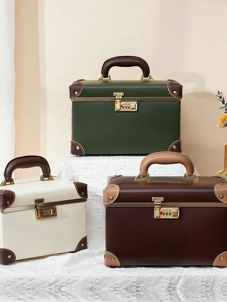 Косметичка в стиле интернет-знаменитостей, портативная косметичка большой емкости с вышивкой, косметичка корейской версии
Косметичка в стиле интернет-знаменитостей, портативная косметичка большой емкости с вышивкой, косметичка корейской версии