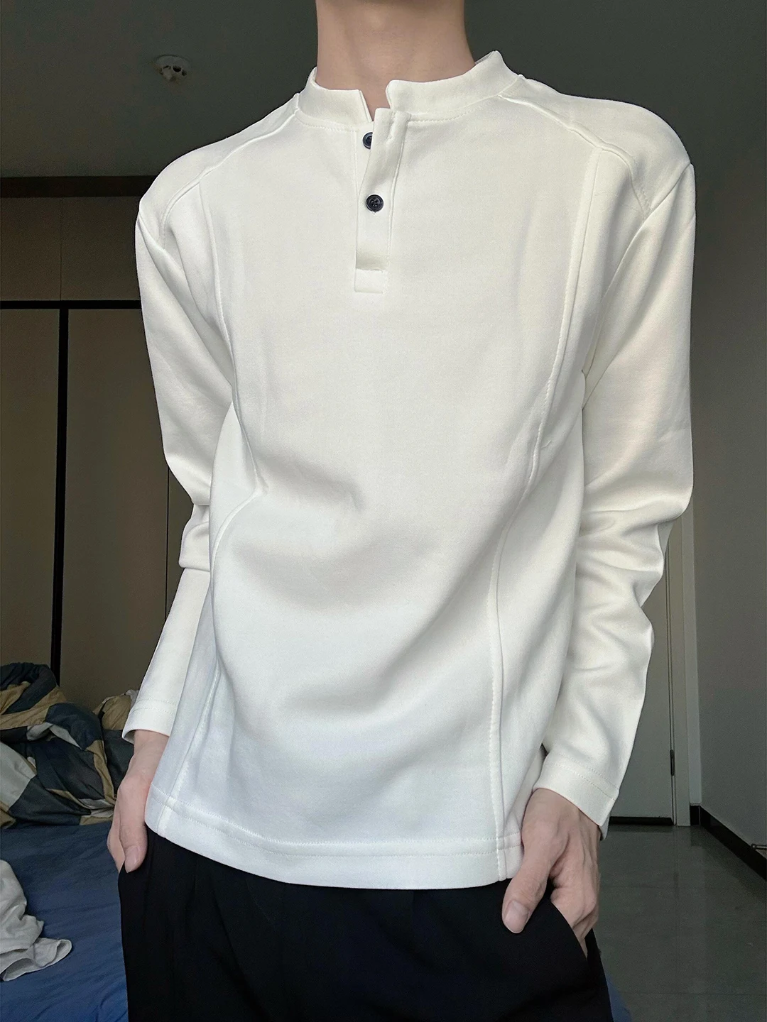 Белая мужская толстовка с капюшоном на флисовой подкладке, утепленная, с длинными рукавами, повседневная, с круглым вырезом, свободного кроя
Белая мужская толстовка с капюшоном на флисовой подкладке, утепленная, с длинными рукавами, повседневная, с круглым вырезом, свободного кроя