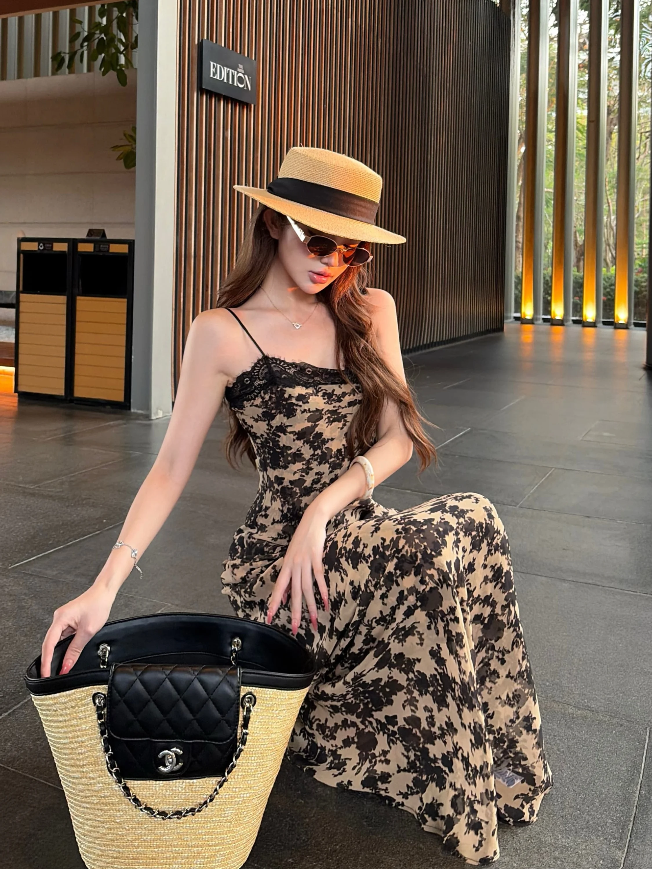 Retro Floral Lace Splicing Summer New Romantic Holiday Long Dress Women's Slim Fit Strapless Gown Vacation Style Maxi Dress
Retro Floral Lace Splicing Summer New Romantic Holiday Long Dress Women's Slim Fit Strapless Gown Vacation Style Maxi Dress