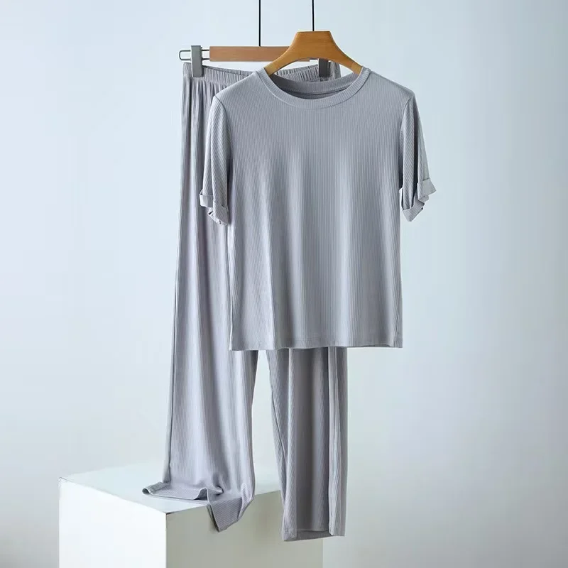 2025 new cotton soft and comfortable small thread short-sleeved trousers pajamas pants set vertical stripe round neck lounn
2025 new cotton soft and comfortable small thread short-sleeved trousers pajamas pants set vertical stripe round neck lounn