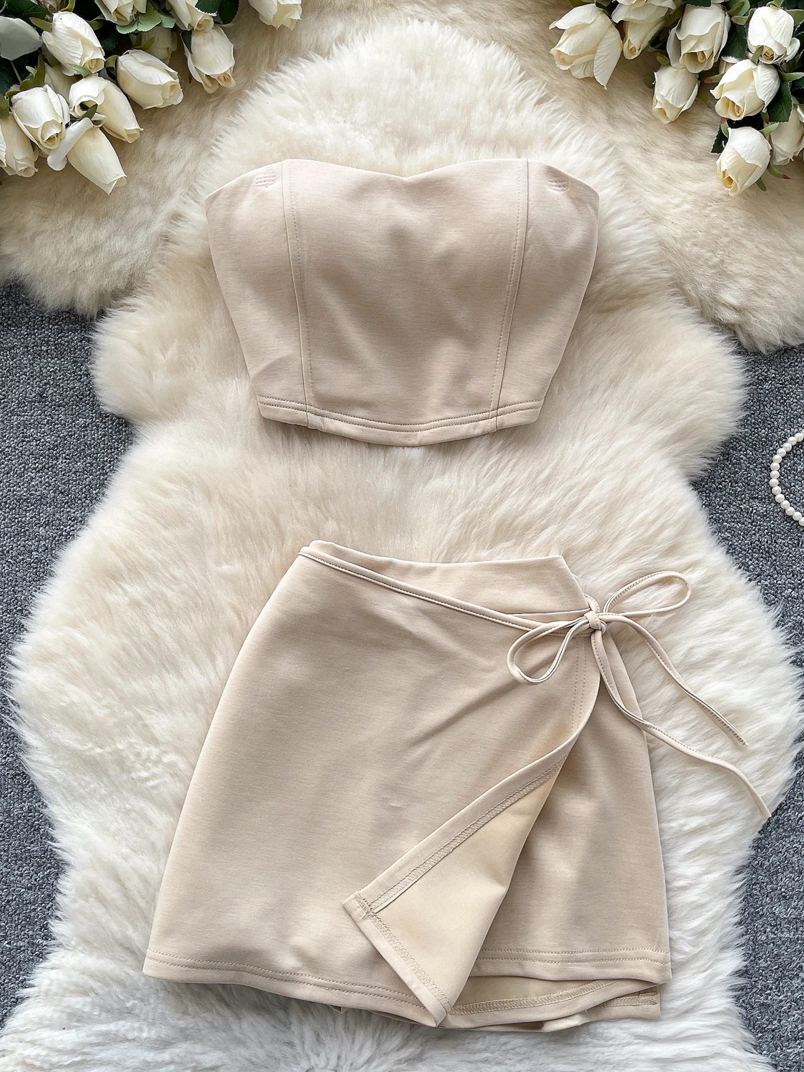 Foamlina Sexy Tight Sleeveless Tube Top + Strap Waist Irregular Culottes Spice Y2K Girls Two-piece Set for Summer
Foamlina Sexy Tight Sleeveless Tube Top + Strap Waist Irregular Culottes Spice Y2K Girls Two-piece Set for Summer