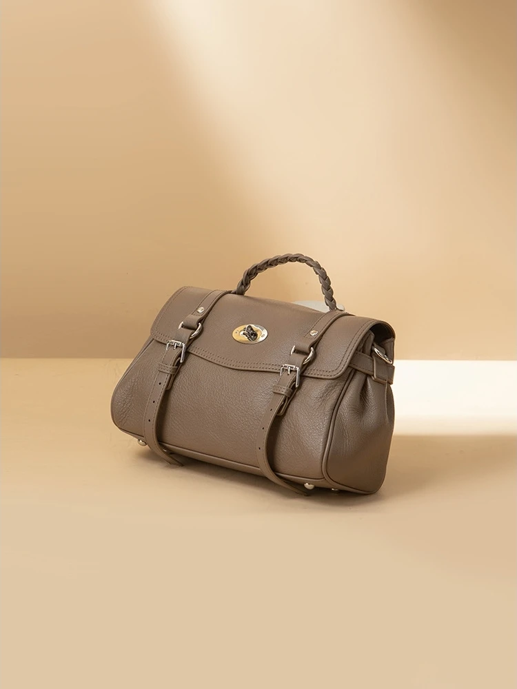 LVSANTEL Hong Kong Faion, большая женская сумка из натуральной яловой кожи Capaci, новинка 2025, сумка-мессенджер Briti Sle
LVSANTEL Hong Kong Faion, большая женская сумка из натуральной яловой кожи Capaci, новинка 2025, сумка-мессенджер Briti Sle