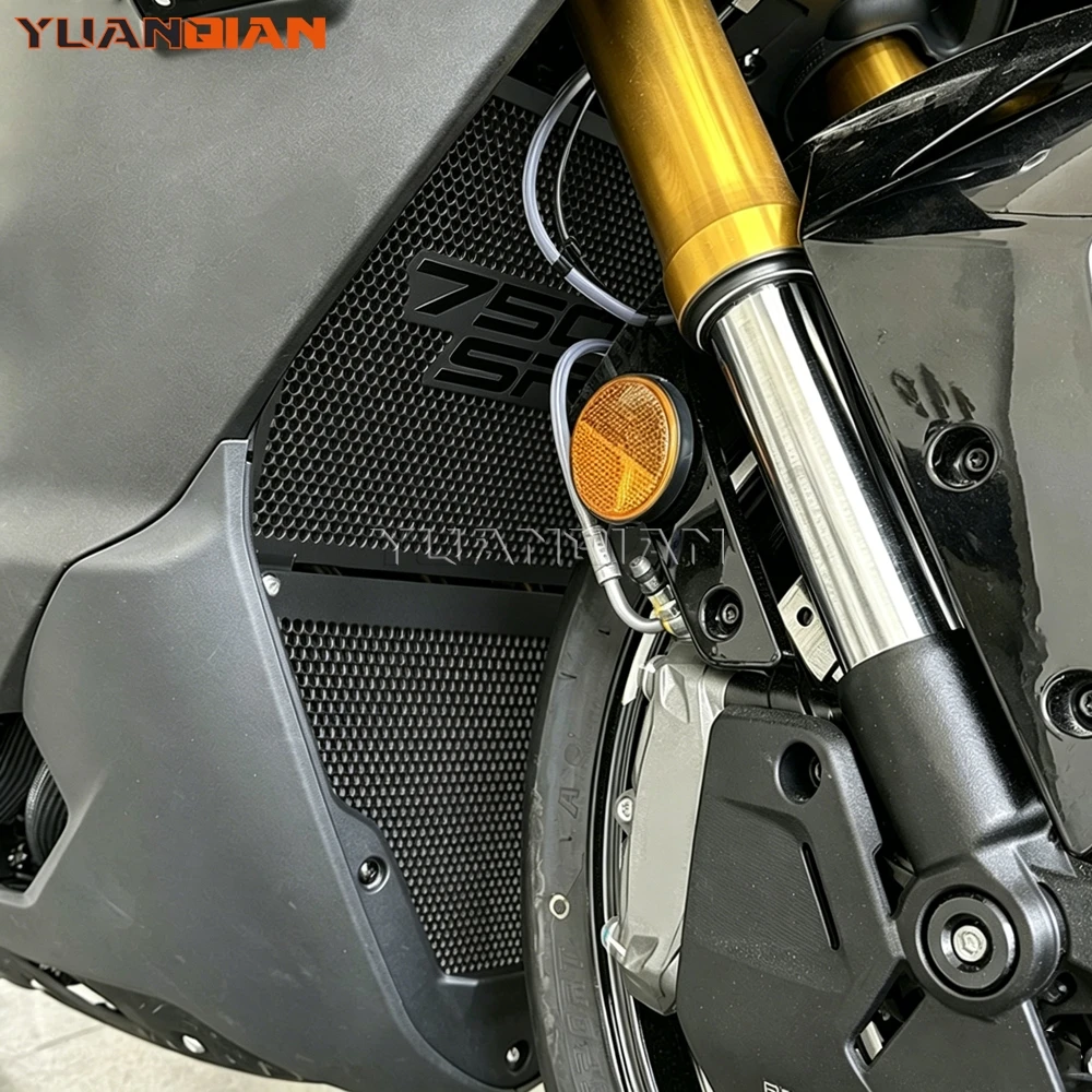 For CFMOTO CF MOTO 750SR-S 750SRS 750SS 2025 2026 2027 Motorcycle Radiator Guard Protection Grille Cover Protector 750 SRS SS
For CFMOTO CF MOTO 750SR-S 750SRS 750SS 2025 2026 2027 Motorcycle Radiator Guard Protection Grille Cover Protector 750 SRS SS