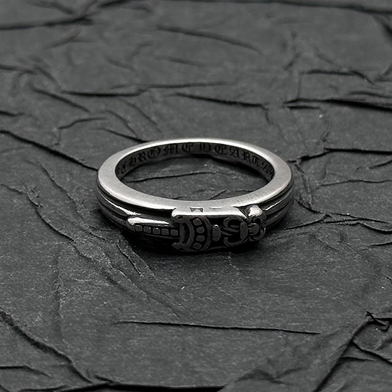 S925 sterling silver retro old small sword ring European and American men's and women's niche personality hip-hop classic
S925 sterling silver retro old small sword ring European and American men's and women's niche personality hip-hop classic