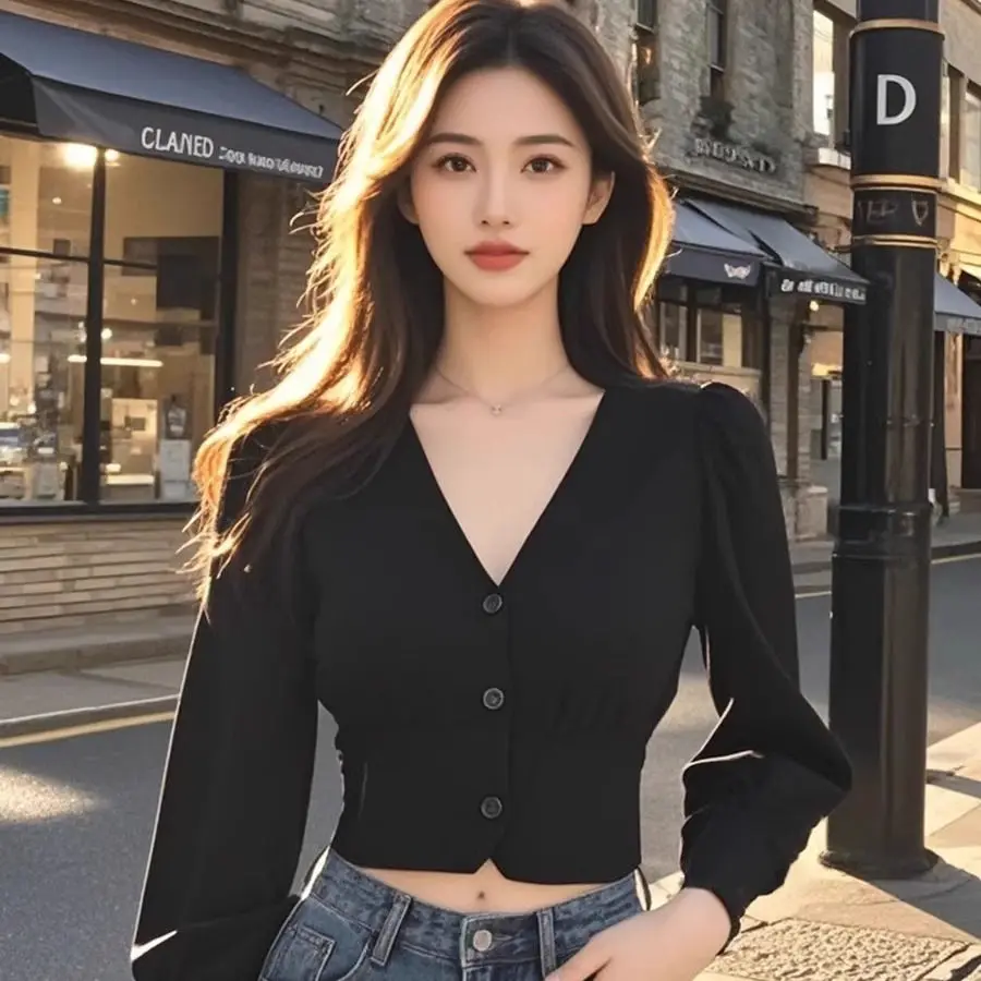Summer Casual Korean Fashion Solid Color V-neck Puff Sleeve Shirts Buttons Lively Bright Easy Close to the People Wild Youth
Summer Casual Korean Fashion Solid Color V-neck Puff Sleeve Shirts Buttons Lively Bright Easy Close to the People Wild Youth