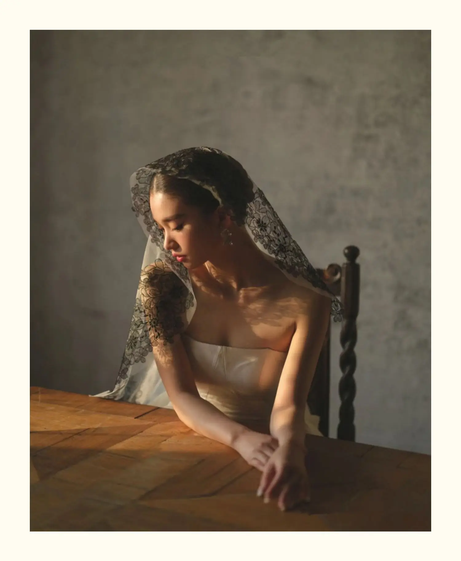 Индивидуальная новая фата 2026 Black La New Bridal Veil 2026 Черная кружевная соборная свадебная фата шириной 1,5 м Полная кружевная фата
Индивидуальная новая фата 2026 Black La New Bridal Veil 2026 Черная кружевная соборная свадебная фата шириной 1,5 м Полная кружевная фата