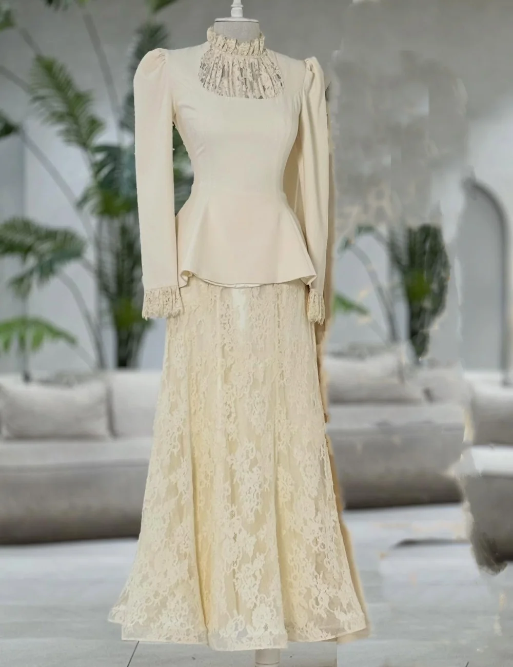 Customized Formal Jersey Pleat Sequined A-line High Collar Long Bespoke Occasion Celebrity Dresses Pastrol
Customized Formal Jersey Pleat Sequined A-line High Collar Long Bespoke Occasion Celebrity Dresses Pastrol