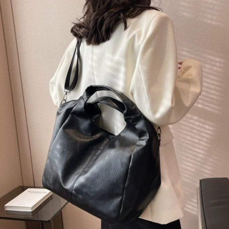 Vintage Simple Casual Crossbody Bag Elegant Leather Classic For Women Minimalist Fashionable Solid Color Business Leisure
Vintage Simple Casual Crossbody Bag Elegant Leather Classic For Women Minimalist Fashionable Solid Color Business Leisure