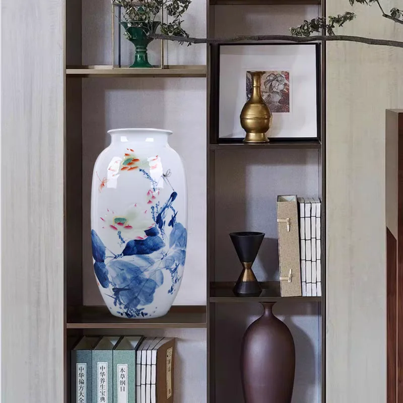Jingdezhen porcelain vase painted works of famous works of Ceng Zhigen high-end gift collection
Jingdezhen porcelain vase painted works of famous works of Ceng Zhigen high-end gift collection
