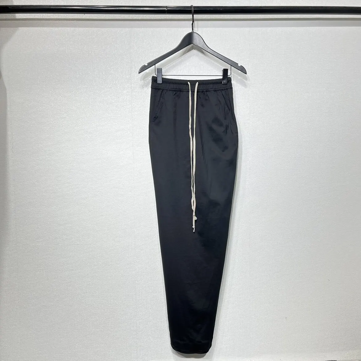 Designer Dark Style Elastic Waist Drawstring Cotton Women's High Waist Slim Fit Bodycon Back Split Solid Color Maxi Skirt
Designer Dark Style Elastic Waist Drawstring Cotton Women's High Waist Slim Fit Bodycon Back Split Solid Color Maxi Skirt