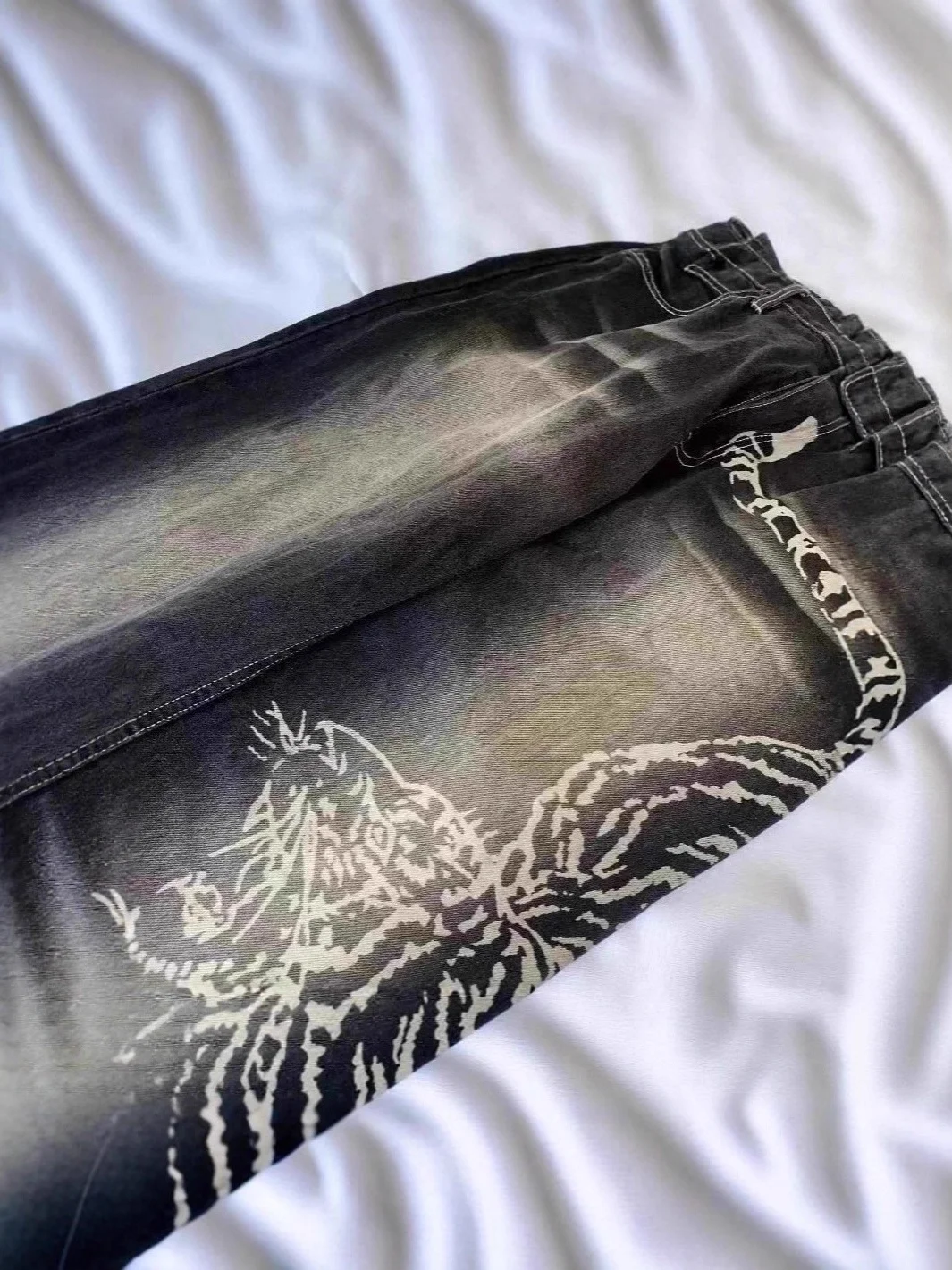 Loose Straight Leg Tiger Print Jeans Men's Street Style Versatile Spring Autumn Bestseller Comfortable Cotton Natural Waist
Loose Straight Leg Tiger Print Jeans Men's Street Style Versatile Spring Autumn Bestseller Comfortable Cotton Natural Waist