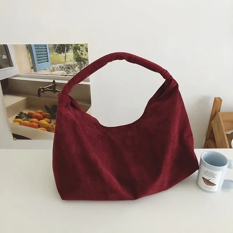 Осенне-зимние повседневные сумки на плечо из искусственной замши большой вместимости для женщин, модные простые универсальные милые сумки через плечо 2025 года
Осенне-зимние повседневные сумки на плечо из искусственной замши большой вместимости для женщин, модные простые универсальные милые сумки через плечо 2025 года