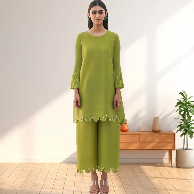 Middle East Plus Size Women's 2 Piece Set Miyake Pleated Elegant Straight Leg Pants Top Set Stretchy Casual Fashion Clothing
Middle East Plus Size Women's 2 Piece Set Miyake Pleated Elegant Straight Leg Pants Top Set Stretchy Casual Fashion Clothing
