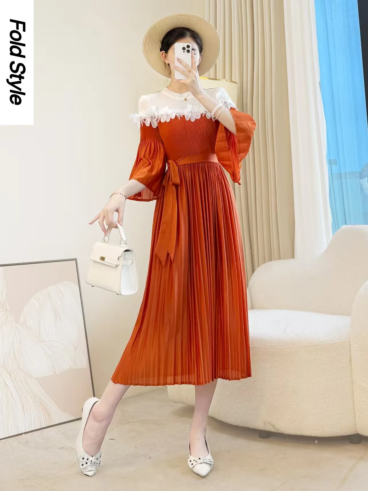 Miyake 2026 Summer New Fashion Lace Pleated Skirt Waist Thin Temperament Elegant Dress
Miyake 2026 Summer New Fashion Lace Pleated Skirt Waist Thin Temperament Elegant Dress