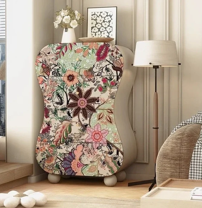 A Walnut light luxury floral chest of drawers home storage cabinet
A Walnut light luxury floral chest of drawers home storage cabinet