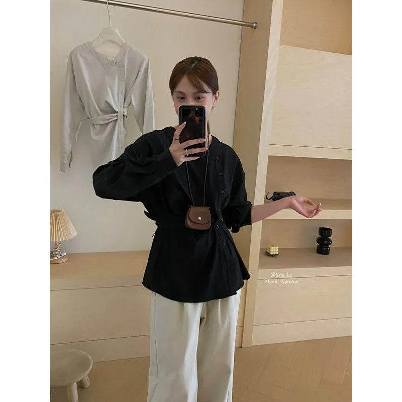 Весенняя новая простая пригородная рубашка с длинными рукавами в стиле ретро, модная женская рубашка на талии, первый выбор для женщин
Весенняя новая простая пригородная рубашка с длинными рукавами в стиле ретро, модная женская рубашка на талии, первый выбор для женщин