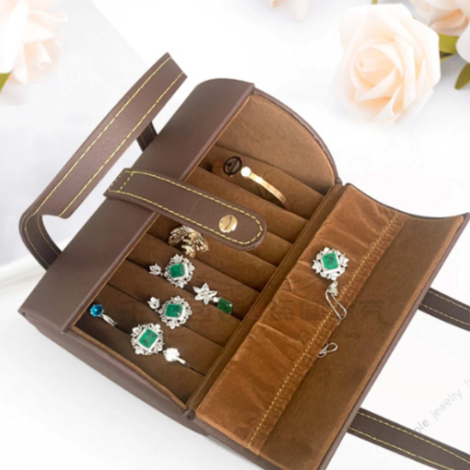 PU Leather Bracelet Box 7 Slots Bracelet Storage Box Travel Jewelry Case Gold-Tone Hardware Small Jewelry Organizer
PU Leather Bracelet Box 7 Slots Bracelet Storage Box Travel Jewelry Case Gold-Tone Hardware Small Jewelry Organizer