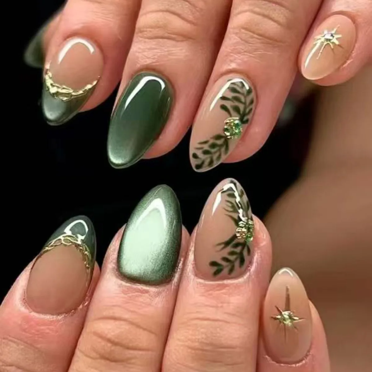 24Pcs French Flowers Pattern Almond False Nails Set with Gloden Stripes Designs Detachable Finished Leaves Pattern Fake Nails
24Pcs French Flowers Pattern Almond False Nails Set with Gloden Stripes Designs Detachable Finished Leaves Pattern Fake Nails