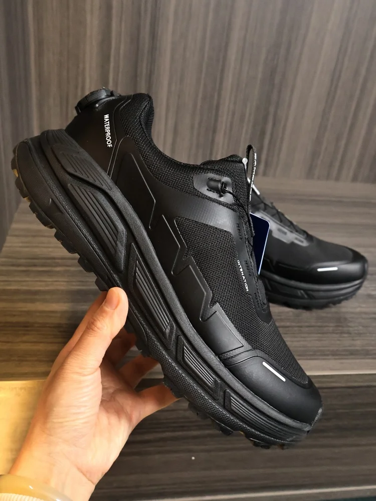 Men's Outdoor Hiking Shoes MD Shock Absorption Midsole Fashionable Sporty Casual Shoes Adjustable Buckle Low Cut Winter Boots
Men's Outdoor Hiking Shoes MD Shock Absorption Midsole Fashionable Sporty Casual Shoes Adjustable Buckle Low Cut Winter Boots
