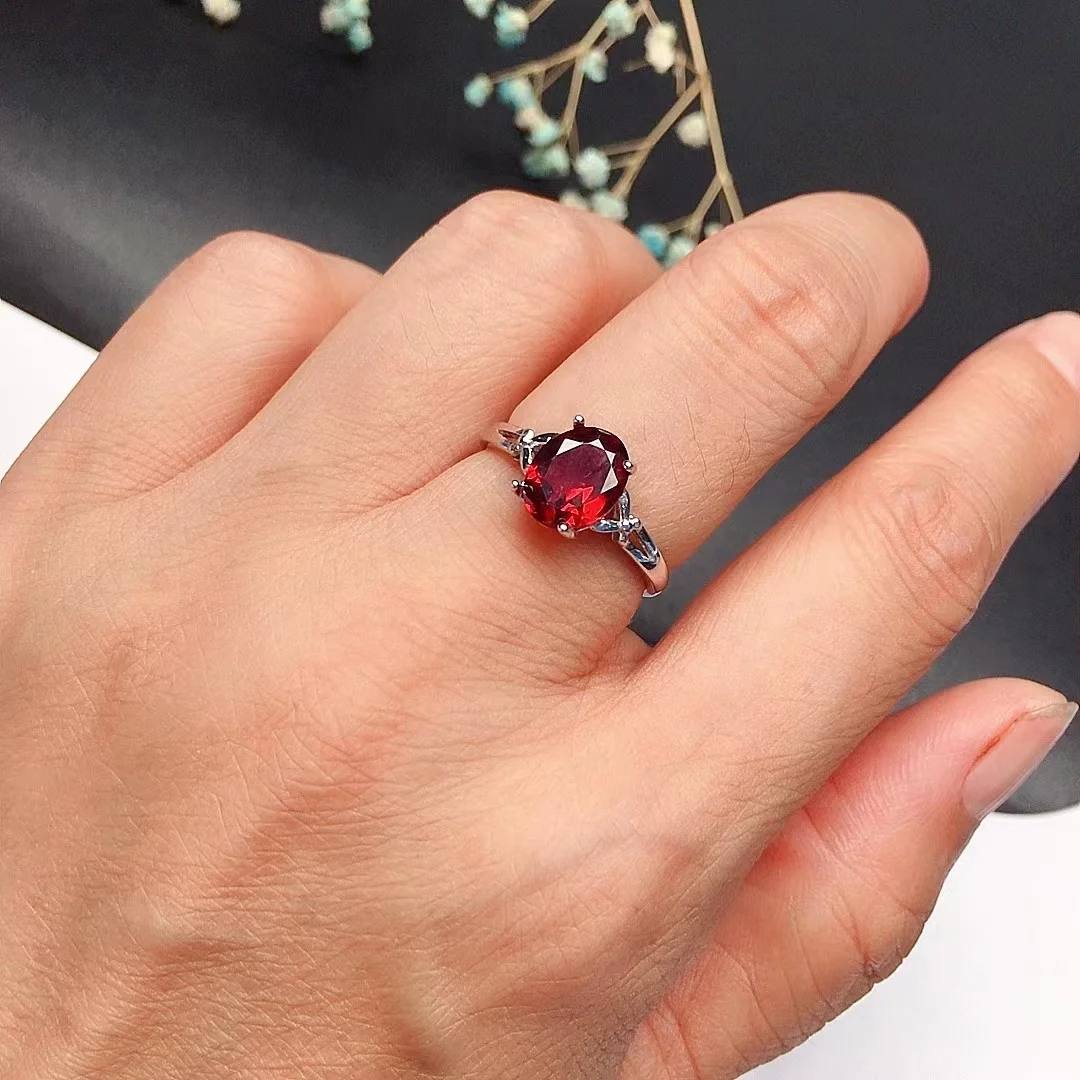 2ct 7mm*9mm Natural Garnet Ring VVS Grade Garnet Silver Ring for Office Woman 18K Gold Plating 925 Silver Garnet Jewelry
2ct 7mm*9mm Natural Garnet Ring VVS Grade Garnet Silver Ring for Office Woman 18K Gold Plating 925 Silver Garnet Jewelry
